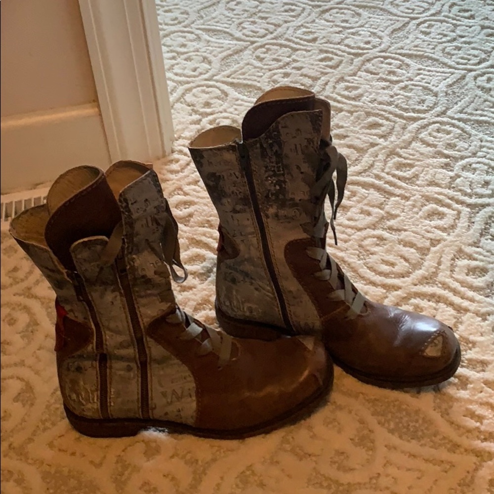 Very Unique Rovers boots